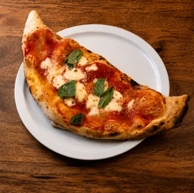 Calzone Napoletano